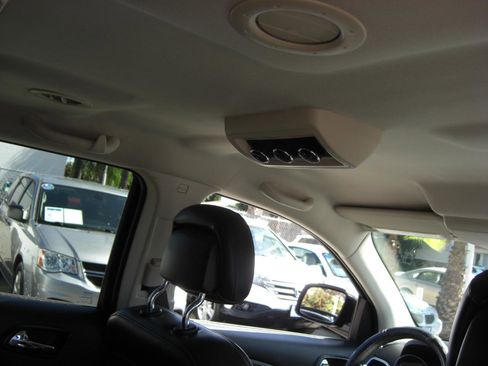 Used 2017 Dodge Journey Crossroad AWD/4WD image 21