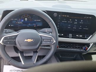 New 2026 Chevrolet Equinox LT w/ Convenience Package II video 3