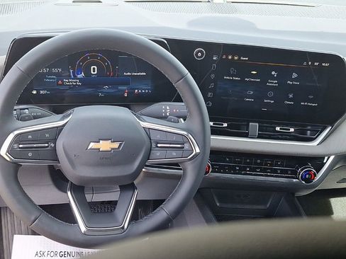 New 2026 Chevrolet Equinox LT w/ Convenience Package II image 3