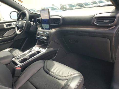 Used 2020 Ford Explorer Platinum w/ Premium Technology Package image 22