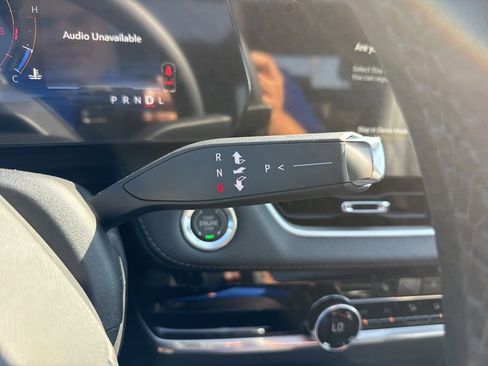 New 2026 Chevrolet Equinox LT w/ Convenience Package II image 19