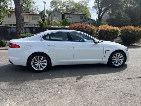 Used 2013 Jaguar XF Luxury image 8