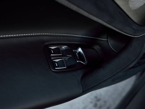 Used 2026 McLaren 750S Spider image 32