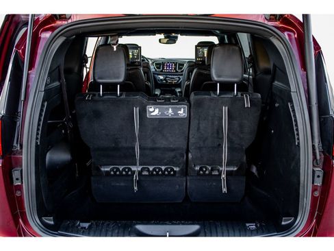 Used 2020 Chrysler Pacifica Touring-L w/ Advanced Safetytec Group image 24