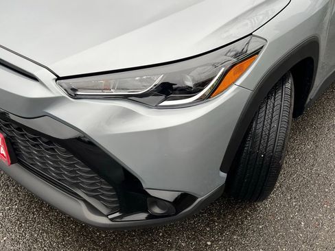 Certified 2024 Toyota Corolla Cross SE w/ Moonroof Package image 3