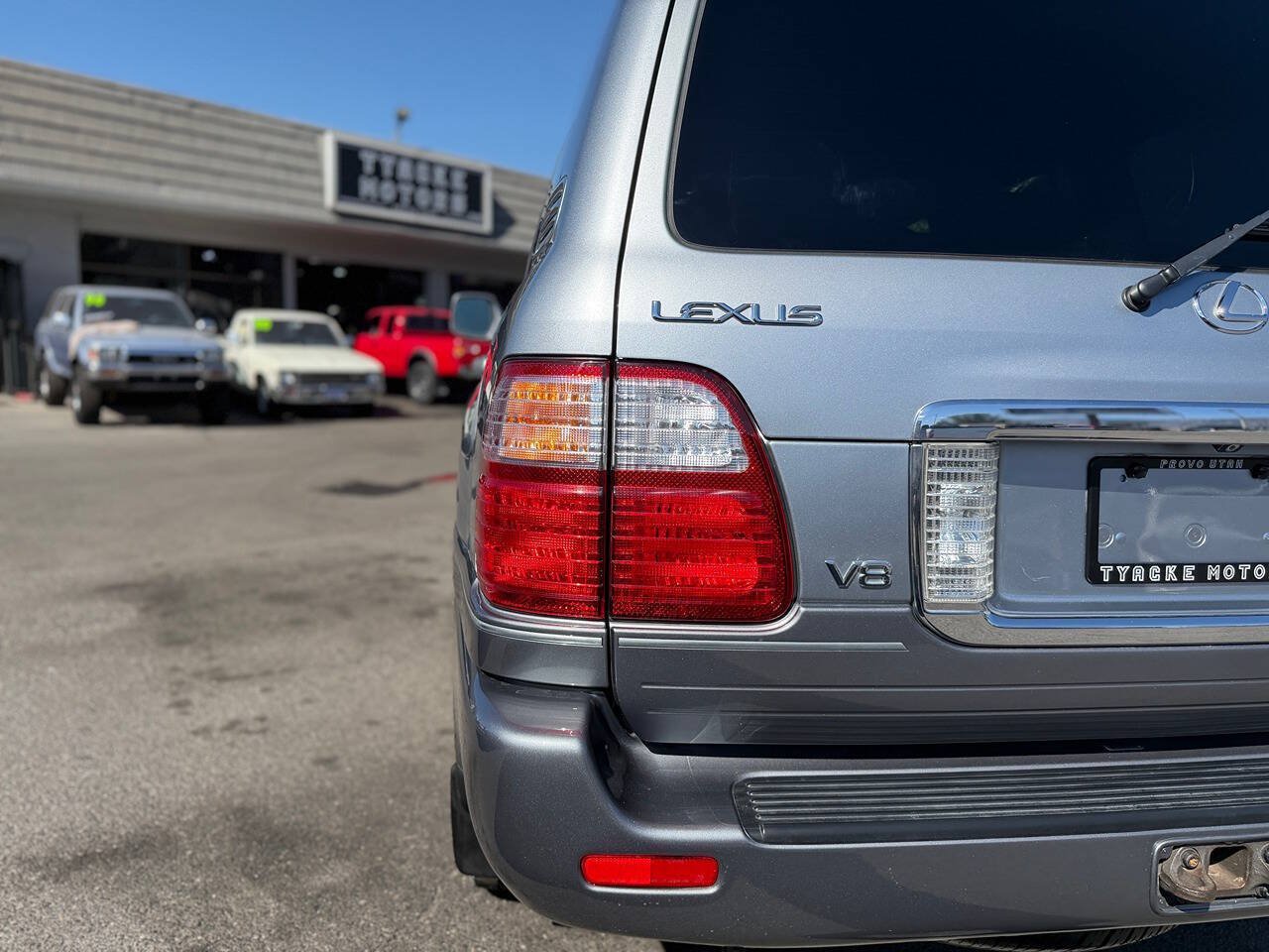 Used 2004 Lexus LX 470 4WD image 8