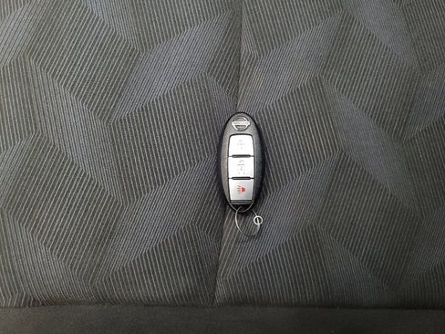 Used 2016 Nissan Rogue SV AWD/4WD image 32