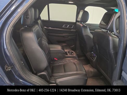 Used 2017 Ford Explorer Platinum image 19