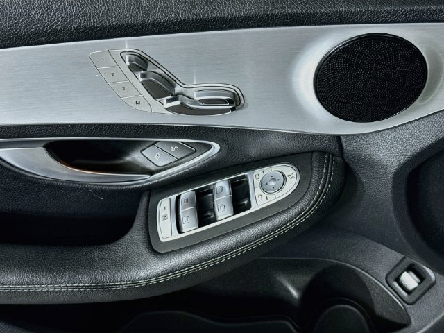 Used 2019 Mercedes-Benz C 300 Sedan image 20