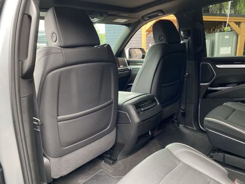 Used 2025 Cadillac Escalade Premium Luxury w/ Touring Package AWD/4WD image 17