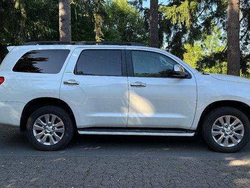 Used 2016 Toyota Sequoia Platinum AWD/4WD image 4
