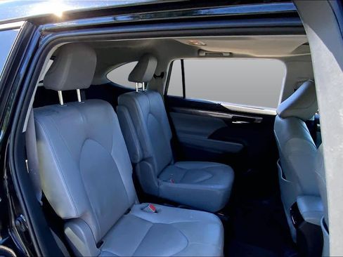 Used 2020 Toyota Highlander Limited AWD/4WD image 20