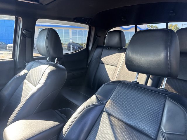 Used 2019 Toyota Tacoma TRD Off-Road AWD/4WD image 13