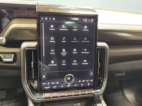 Used 2025 GMC Yukon AT4 AWD/4WD image 33