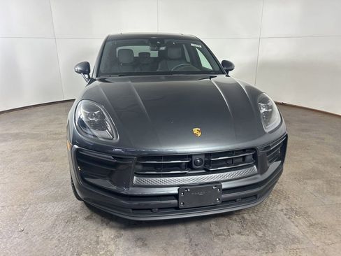 Certified 2025 Porsche Macan image 10