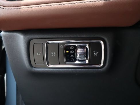 Used 2025 Lincoln Aviator Reserve w/ Equipment Group 201A AWD/4WD image 23