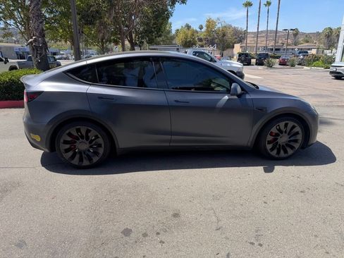 Used 2022 Tesla Model Y Performance AWD/4WD image 14
