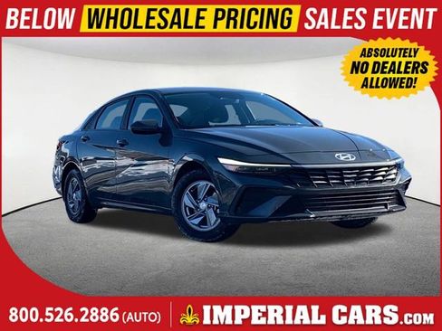 Used 2024 Hyundai Elantra SE image 1