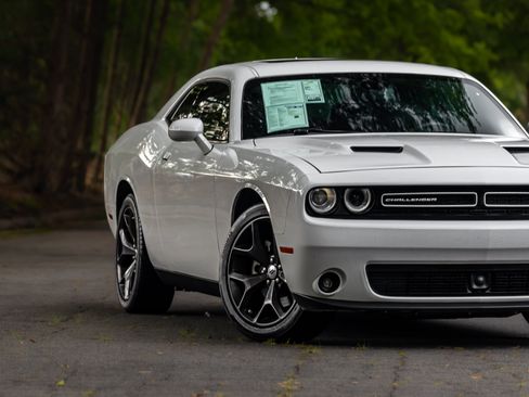 Used 2018 Dodge Challenger SXT Plus RWD image 27