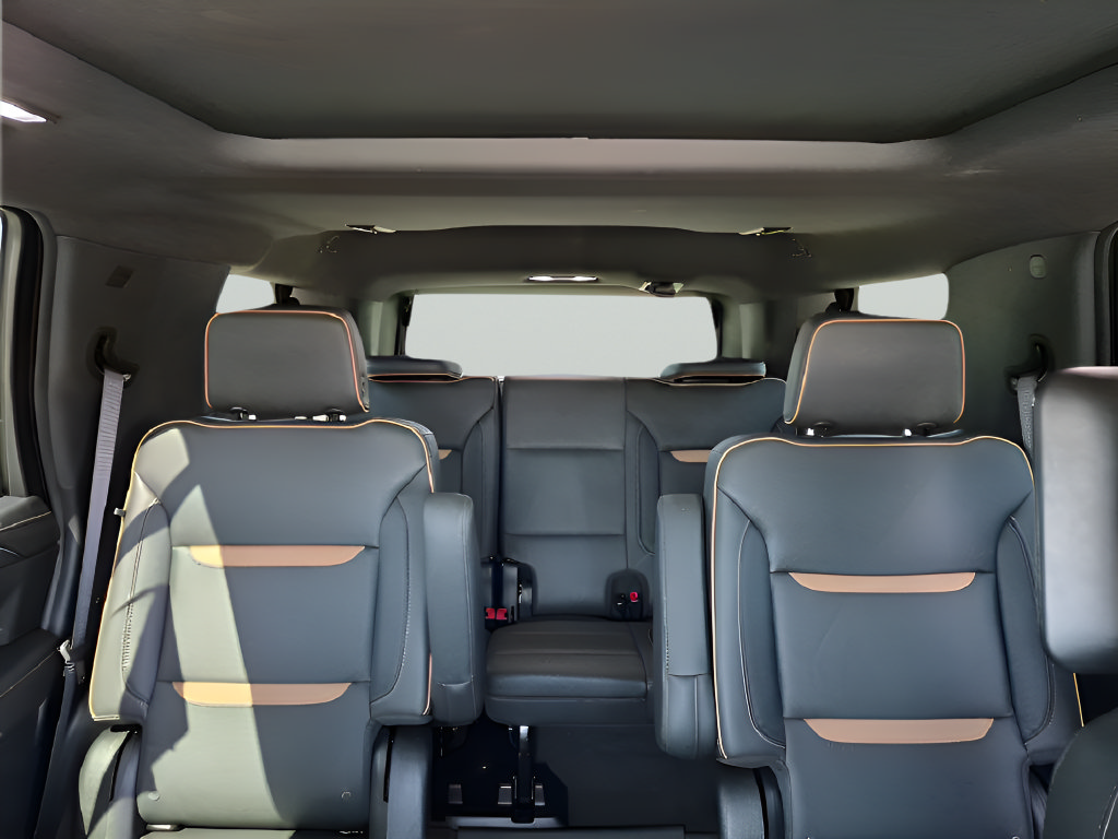 Used 2024 GMC Yukon AT4 w/ Technology Package AWD/4WD image 53