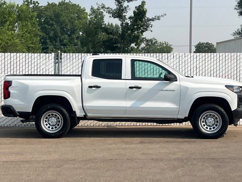 Used 2024 Chevrolet Colorado W/T RWD image 3