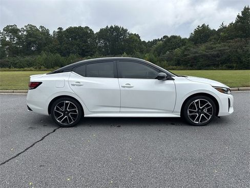 Certified 2025 Nissan Sentra SR image 9