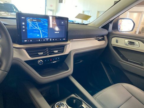 New 2026 Ford Explorer Active AWD/4WD image 21