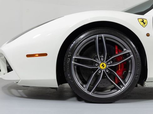 Used 2016 Ferrari 488 Spider image 13