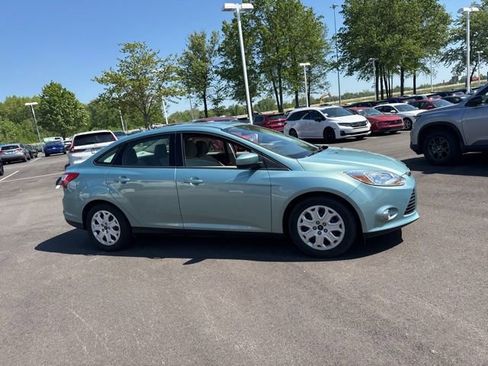 Used 2012 Ford Focus SE FWD image 3