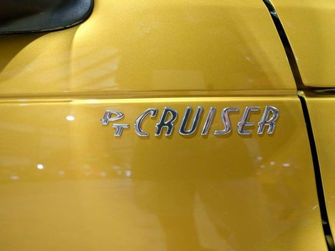 Used 2002 Chrysler PT Cruiser Limited FWD image 24