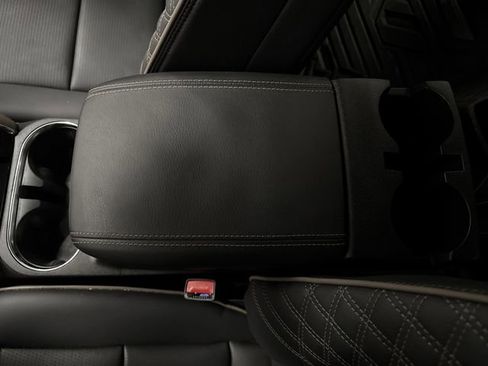 Used 2024 GMC Canyon Denali image 22