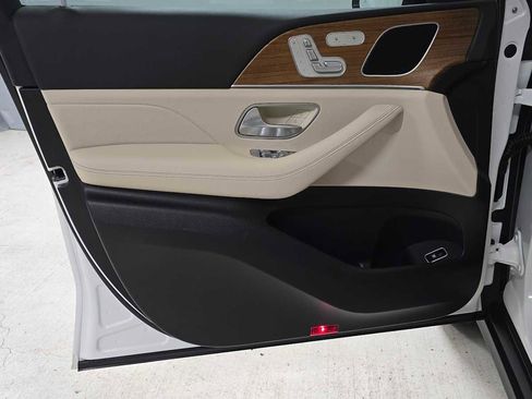 Used 2025 Mercedes-Benz GLE 450 4MATIC image 23