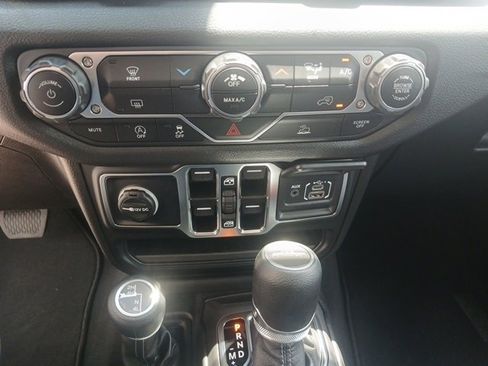 New 2025 Jeep Gladiator Sport image 32