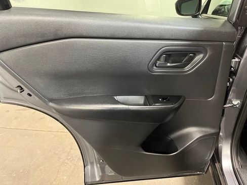 Used 2024 Nissan Rogue S AWD/4WD image 16