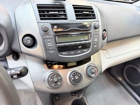 Used 2011 Toyota RAV4 4WD w/ Base L4 Extra Value Pkg image 19