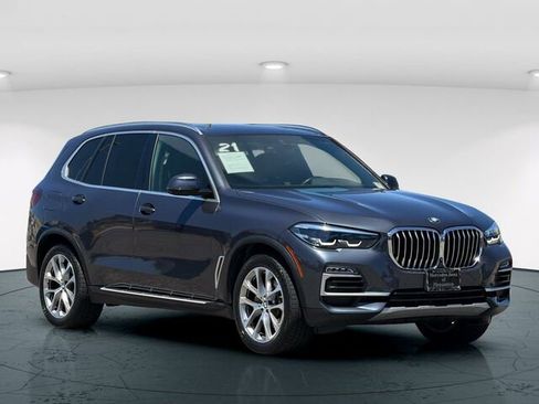 Used 2021 BMW X5 xDrive40i w/ Parking Assistance Package AWD/4WD image 9