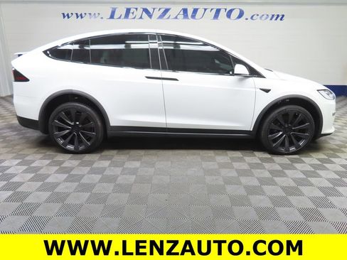 Used 2023 Tesla Model X image 2
