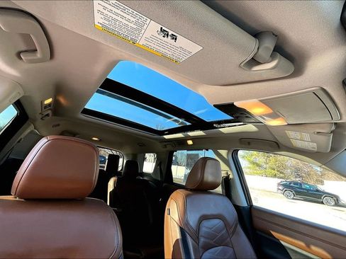 Used 2022 Nissan Pathfinder Platinum w/ Cargo Package image 23