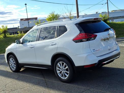 Used 2017 Nissan Rogue SV AWD/4WD image 7