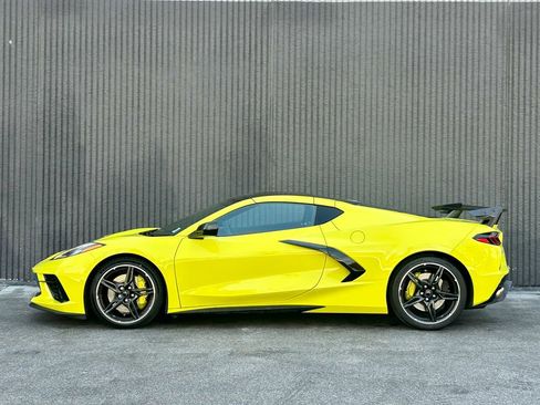 Used 2021 Chevrolet Corvette Stingray Premium Cpe w/ Z51 Performance Package image 3