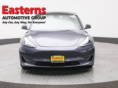 Used 2023 Tesla Model 3 Standard Range image 2