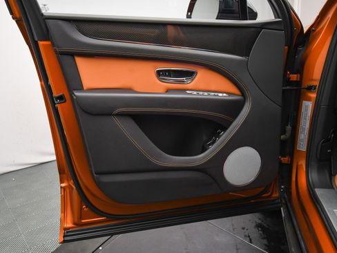 Certified 2022 Bentley Bentayga image 43