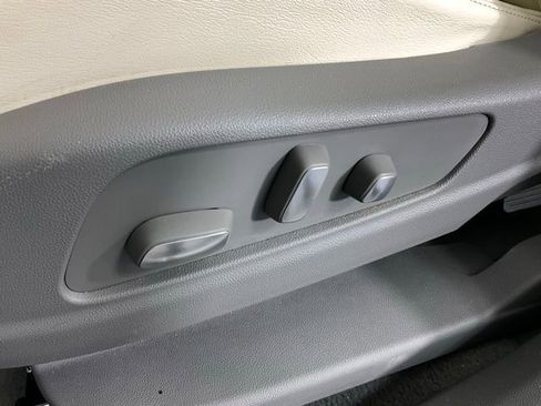 Used 2022 Cadillac XT6 Premium Luxury w/ Technology Package image 26