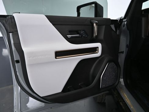 New 2025 GMC Hummer EV 2X image 17