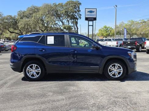 Used 2022 GMC Terrain SLE w/ Driver Convenience Package image 6