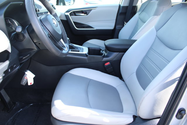 Used 2023 Toyota RAV4 XLE Premium FWD image 29