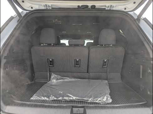 New 2026 Chevrolet Traverse LT w/ LPO, Floor Liner Package FWD image 16