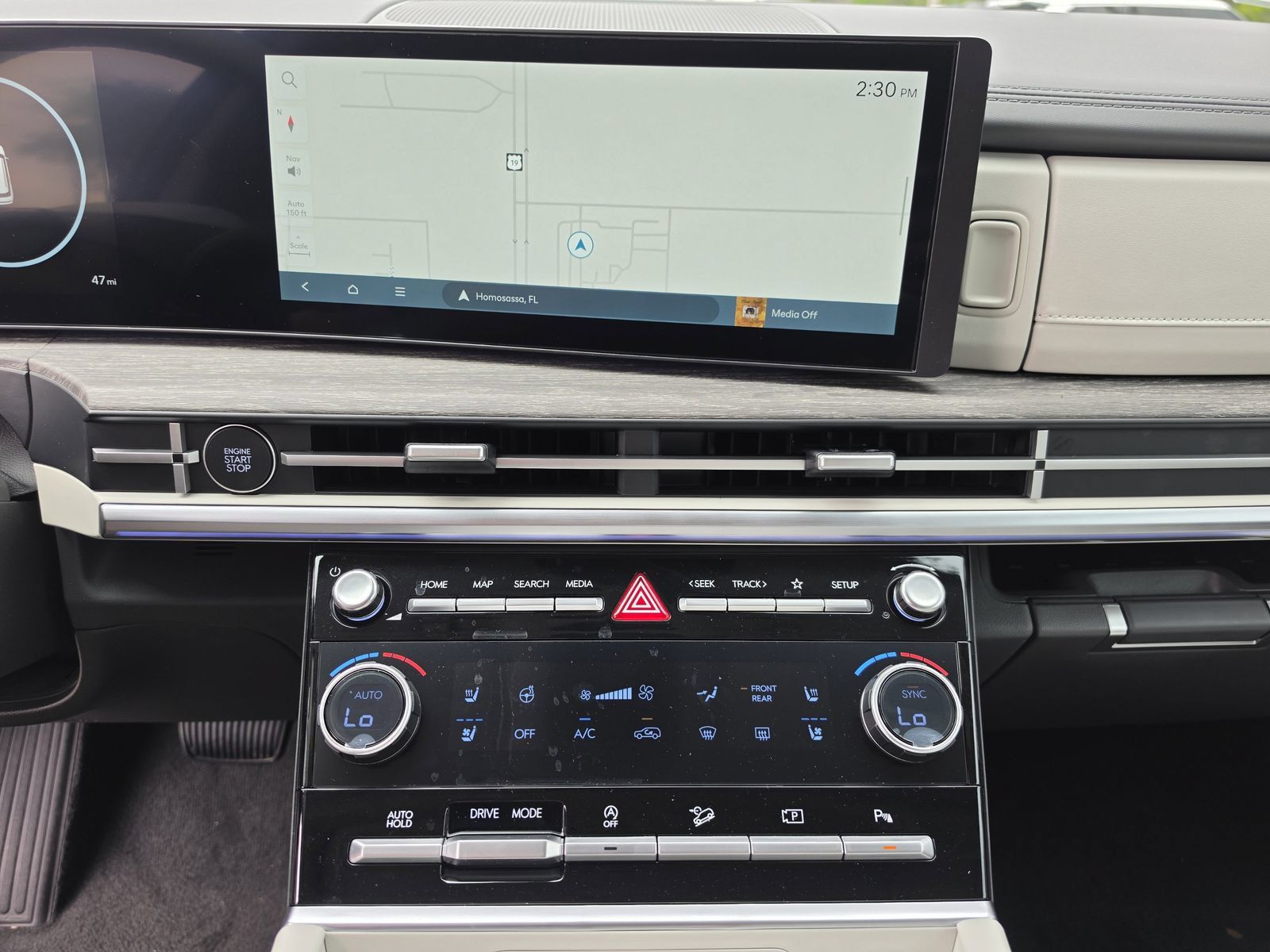 New 2026 Hyundai Santa Fe Limited FWD image 33