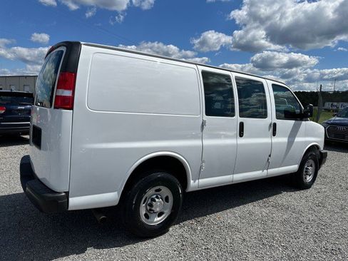 Used 2017 Chevrolet Express 2500 image 8