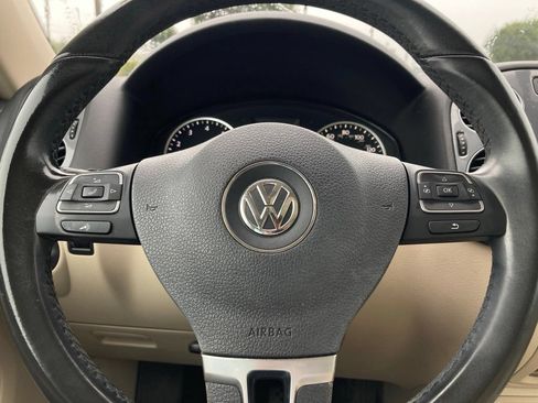 Used 2017 Volkswagen Tiguan SEL FWD image 17